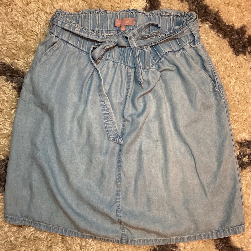 Blue chamber denim skirt with pockets